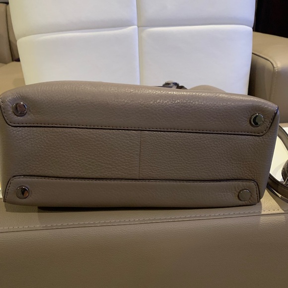 Michael Kors Tote Bag - Picture 11 of 16